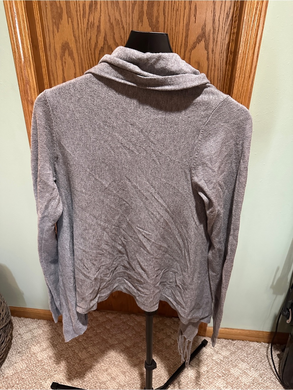 tea n rose Gray Asymmetrical Fringe Cowl Sweater - Picture 4 of 4